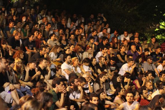 Crowd at Abbasaga Park forum, Istanbul