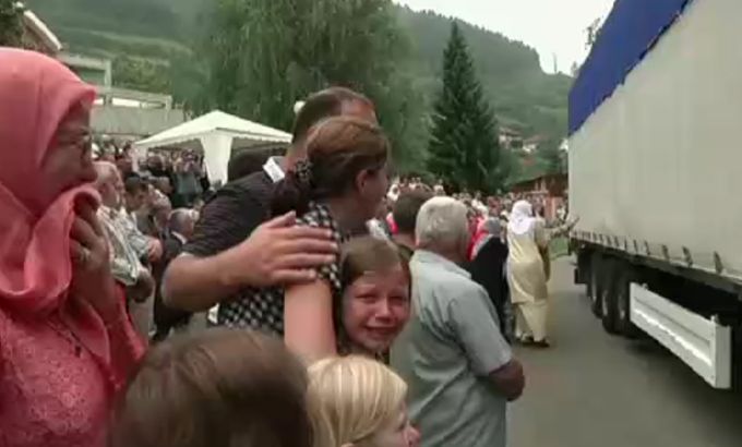 Bosnians to rebury Srebrenica victims
