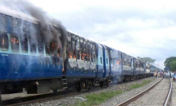 INDIA-ACCIDENT-TRAIN