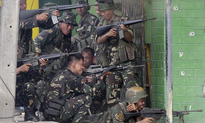 Philippine army ready to crush rebel standoff