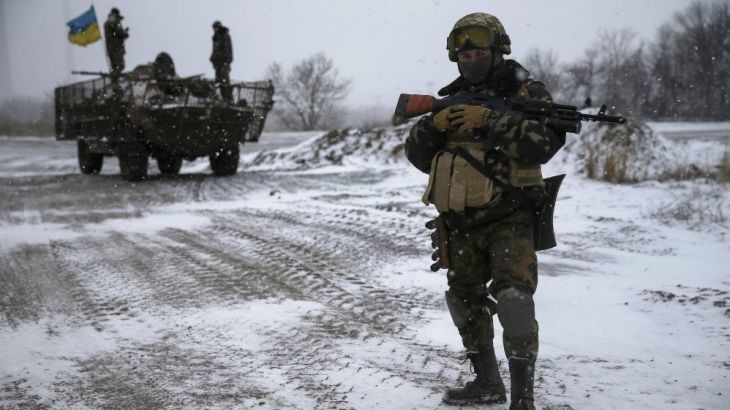 Ukrainian armed forces take their position near Debaltseve