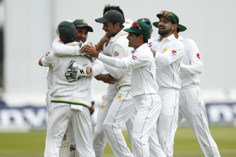 Pakistan''s Rahat Ali celebrates the wicket of England''s Joe Root