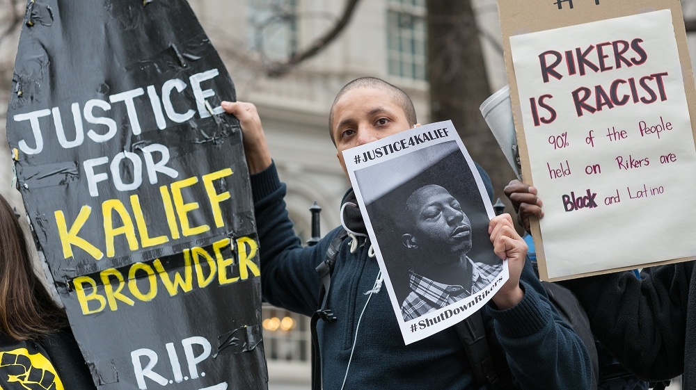 
Mourners and activists decry the suicide of Browder, who was held at Rikers without a trial and abused by guards [Albin Lohr-Jones/Getty Images]
