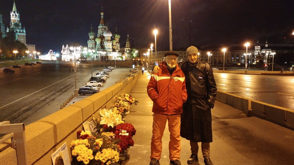 Mikheev and Margulev usually do the overnight shifts at the memorial [Mariya Petkova/Al Jazeera]
