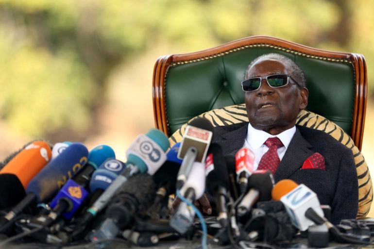 Robert Mugabe can''t walk