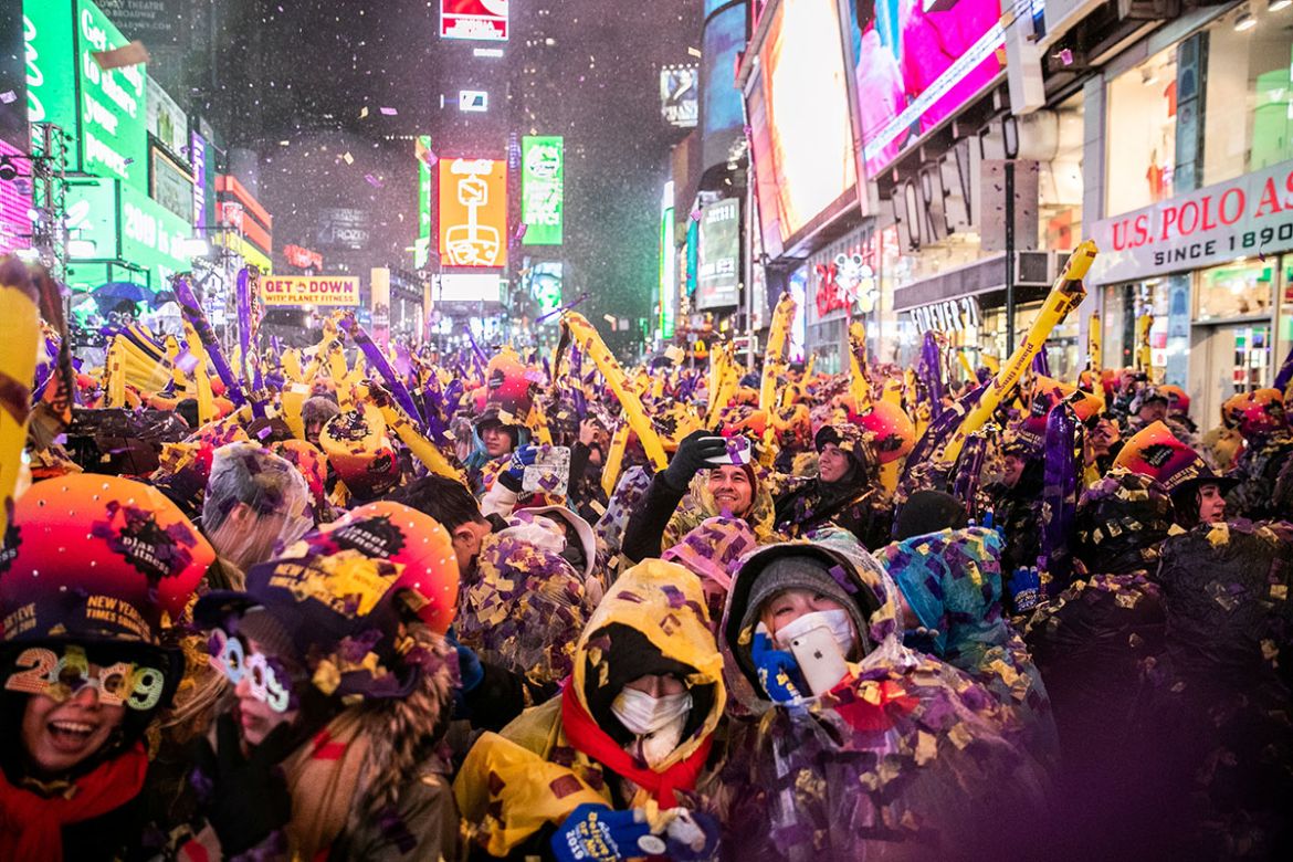 Revelers celebrate New Year''s Eve in Times Square in the Manhattan borough of New York, U.S., December 31, 2018. REUTERS/Jeenah Moon