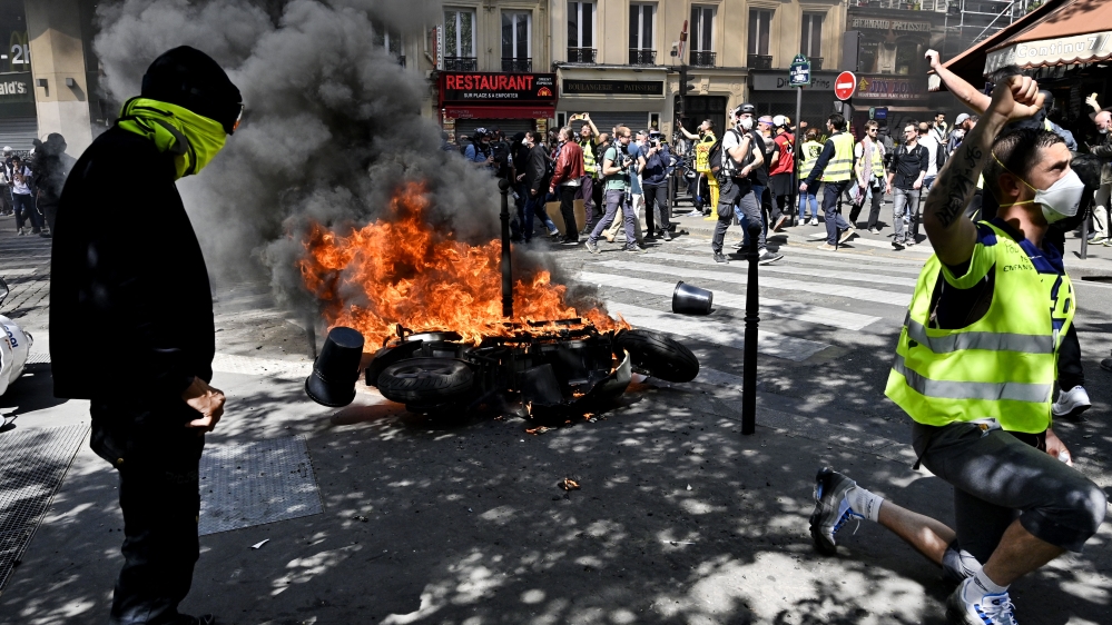 With 9,000 protesters, Paris quickly became the epicentre of Saturday's violence [Mustafa Yalcin/Anadolu]