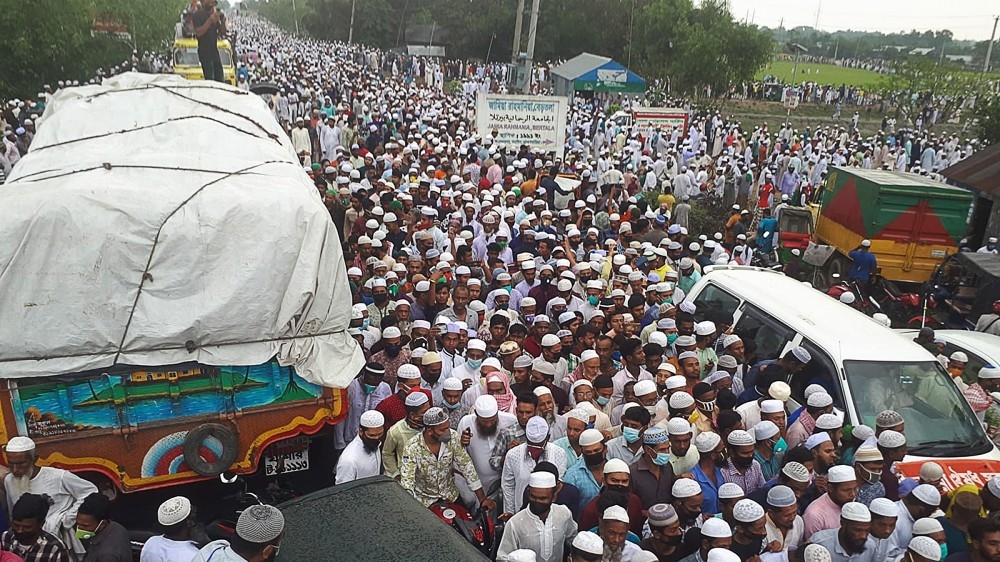 DO NOT USE Muslim funeral attended by thousands in Brahmanbaria, Banglades