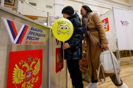 People vote at a polling station during the Russian presidential election, in Vidnoye, Moscow Region, Russia March 15, 2024. REUTERS/Maxim Shemetov TPX IMAGES OF THE DAY