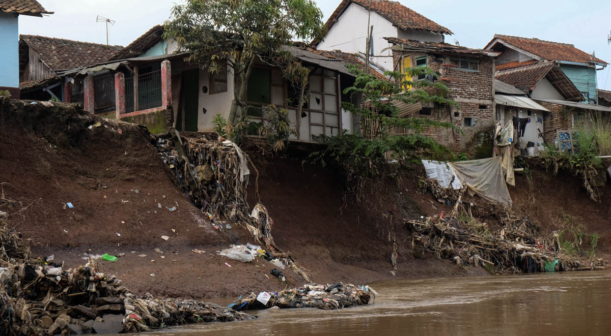 Citarum suffers from heavy sedimentation in several areas, which causes the river to overflow during the rainy season. [Syarina Hasibuan/Al Jazeera]