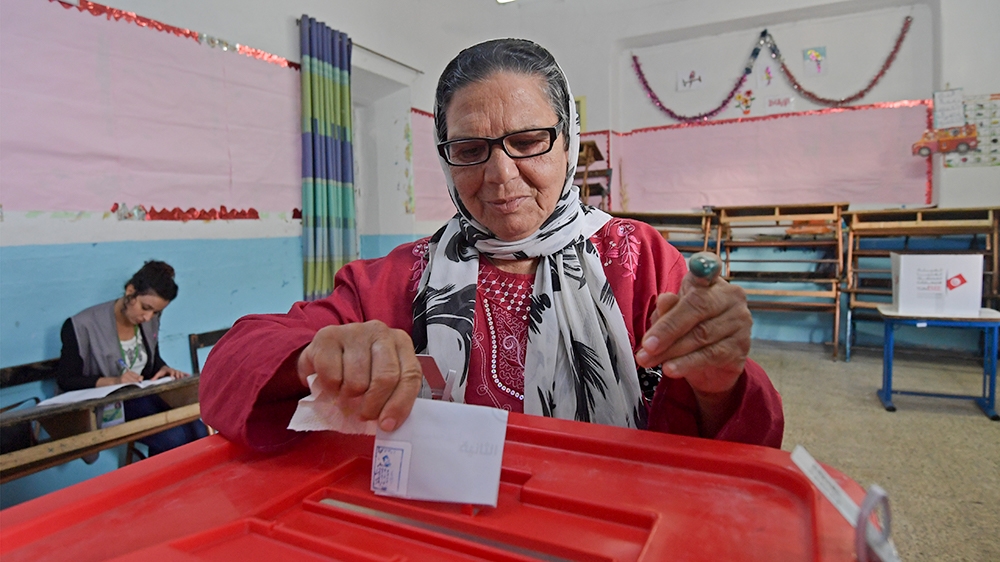 Tunisia: Voting ends in presidential runoff