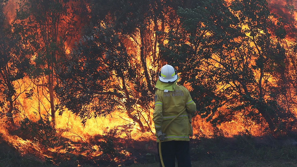 Bushfires continue to burn across east Australia - Aljazeera.com
