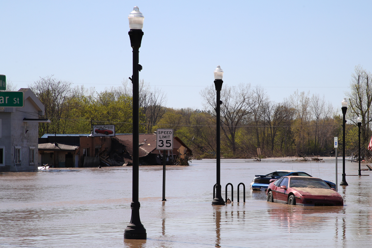 The National Weather Service warned of life-threatening flash flooding and joined the governor in urging people in the area to seek higher ground immediately. [Gregory Shamus/Getty Images/AFP]