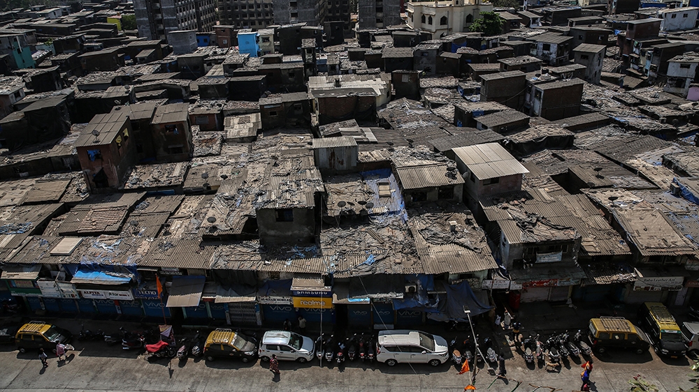 How residents in India's largest slum are fighting coronavirus thumbnail