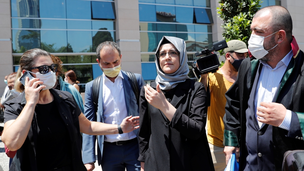Hatice Cengiz appears at Jamal Khashoggi's murder trial in Turkey thumbnail