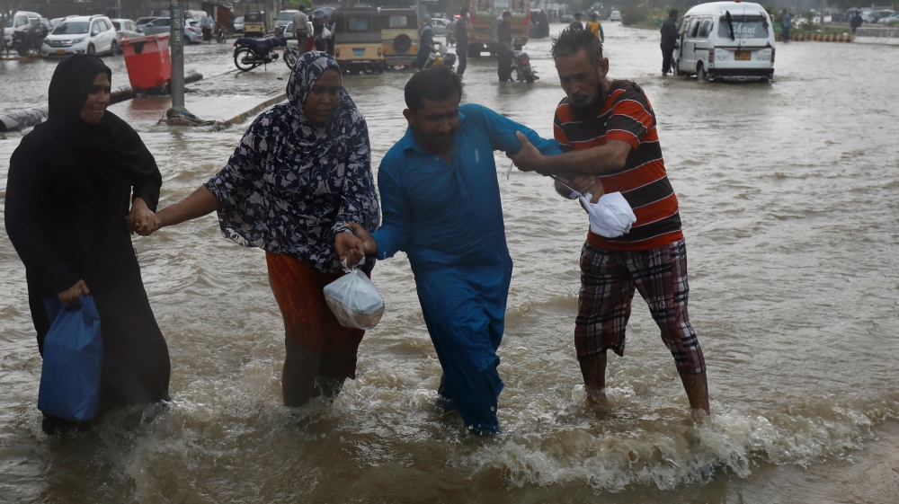 [Aljazera]’Overwhelmed’: No end to flooding woes as rains lash Karachi