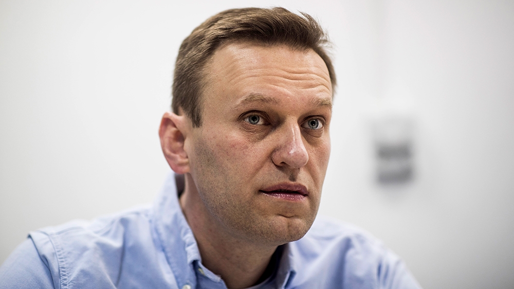 Russian Novichok scientist apologises to Navalny thumbnail