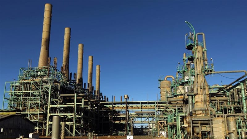 Libia suspende las exportaciones de petróleo desde dos puertos clave 