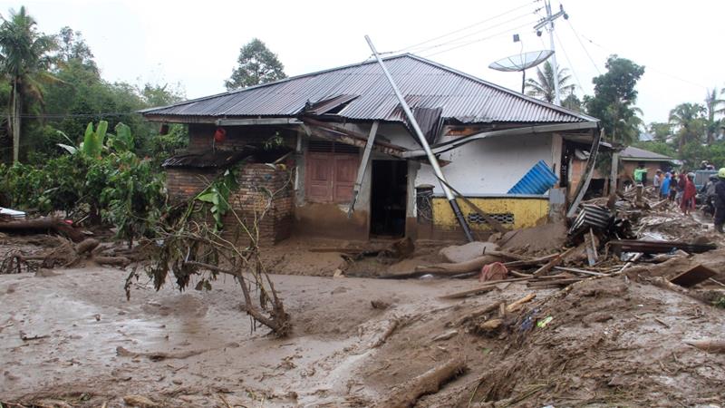 Indonesia: Landslide kills school children in North Sumatra