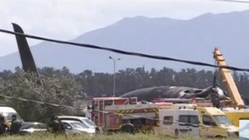 The plane, an Ilyushin Il-76, was carrying 200 people, according to local reports said [Ennahar TV/AP]
