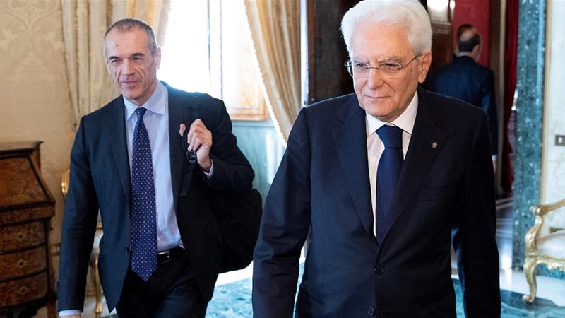 El presidente italiano, Sergio Mattarella, ha intentado nombrar un gobierno tecnocrático después de su veto a un gabinete populista [Reuters]