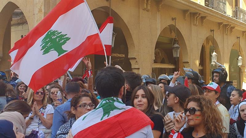 Who can lead Lebanon out of political crisis?