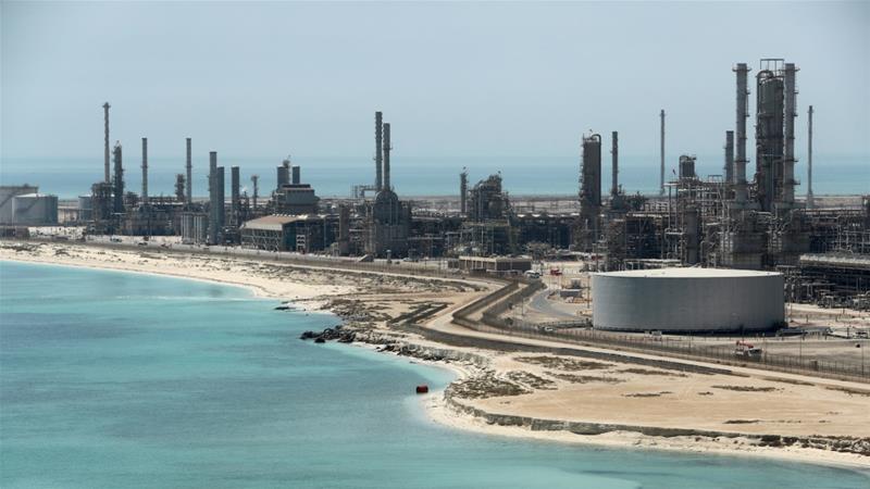 General view of Saudi Aramco's Ras Tanura oil refinery and oil terminal in Saudi Arabia May 21, 2018 [File: Ahmed Jadallah/Reuters]