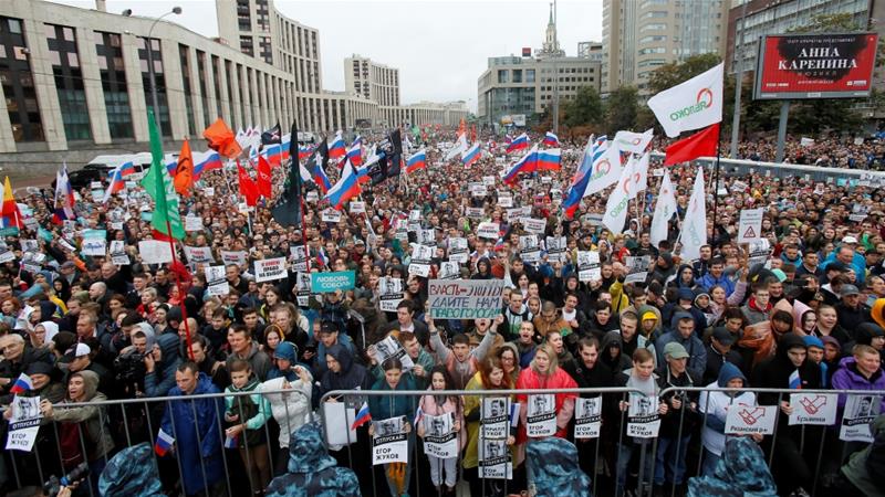 Tens of thousands rally at election protest in Moscow | News | Al ...