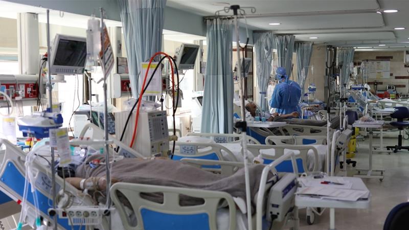 Irán está lidiando con el brote de coronavirus más mortal en el Medio Oriente, con al menos 7,249 muertes [Ali Khara / Agencia de Noticias de Asia Occidental / Reuters]