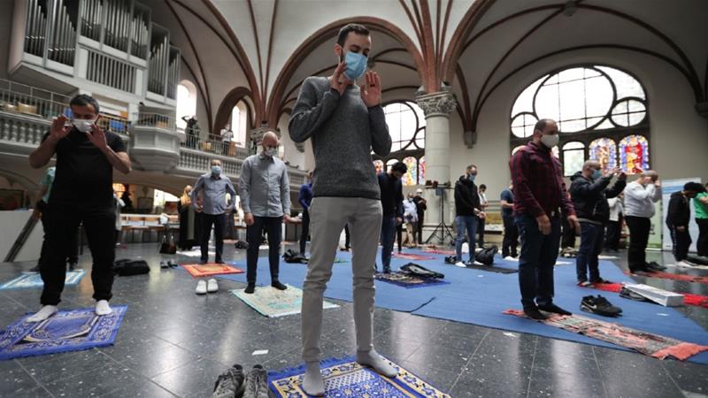 The Martha Lutheran church hosted Muslim prayers in Arabic and German [Fabrizio Bensch/Reuters]