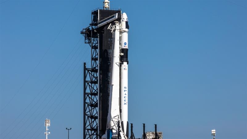 SpaceXファルコン9ロケット、クルードラゴンが上にあり、NASAのSpaceX Demo-2ミッションの歴史的な打ち上げの準備ができています[2020年5月21日：ロイター経由のKim Shiflett / NASA]