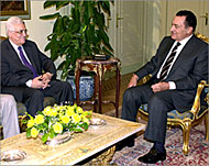 Abbas (L) meets Egypt's PresidentHosni Mubarak