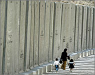 Apartheid barrier deprives Palestinian people of their land  