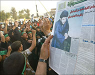Hundreds of Iraqis protested atthe closing of al-Sadr's newspaper 