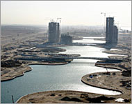 
Dubai's skyline is ever-changing because of new constructionsDubai's skyline is ever-changing because of new constructions