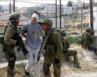 Israeli soldiers detained activistsovernight in the West Bank 