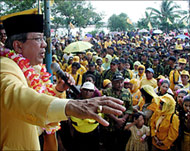 Golkar leader Akbar Tanjung (L) may be undermining Wiranto
