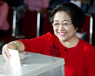 Incumbent President Megawatihas struggled to reach a run-off