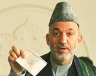 US-backed Hamid Karzai waschosen as interim leader in 2002 