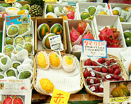 Traditional Okinawan diet is richin green and yellow vegetables