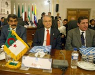 Algerian Oil Minister Chakib Khalil (C) at the opening of the meeting