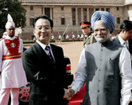Wen (L) concludes his four-dayvisit to India on Tuesday