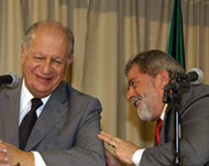 Brazilian President Lula (R) with Chilean counterpart Ricardo Lagos