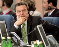 Gerhard Schroeder is laggingbehind in the opinion polls