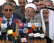 Moussa (L) held talks in Iraq toease sectarian tensions