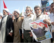 Iraqis in Basra demonstrate in support of al-Jaafari (file)