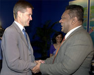 Erik Solheim (L) repeated calls toboth sides to end the hostilities