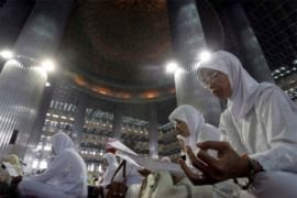 Banda Aceh woman prayer