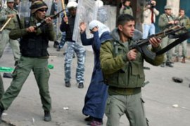 Woman Palestine clash soldiers protest