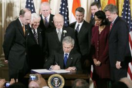 Bush signs India nuclear cooperation bill